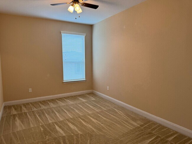 Building Photo - 517 Whittmen Ave