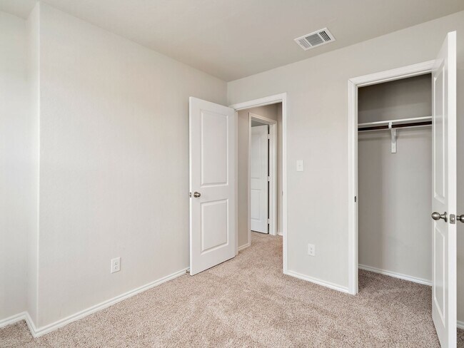 Building Photo - MOVE IN SPECIAL!! CALL FOR MORE DETAILS!