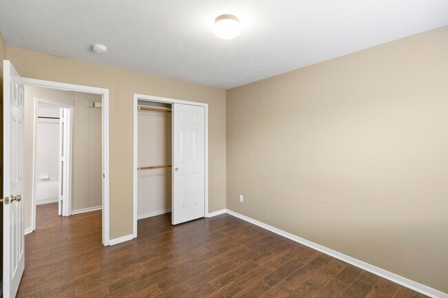 Building Photo - 3403 Cypress Village Dr