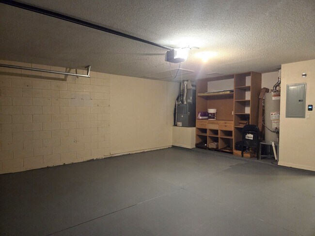 Building Photo - Move in Ready 3/2 in Sunset Village