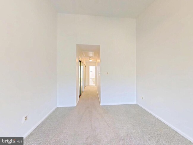 Building Photo - 10701 Kings Riding Way
