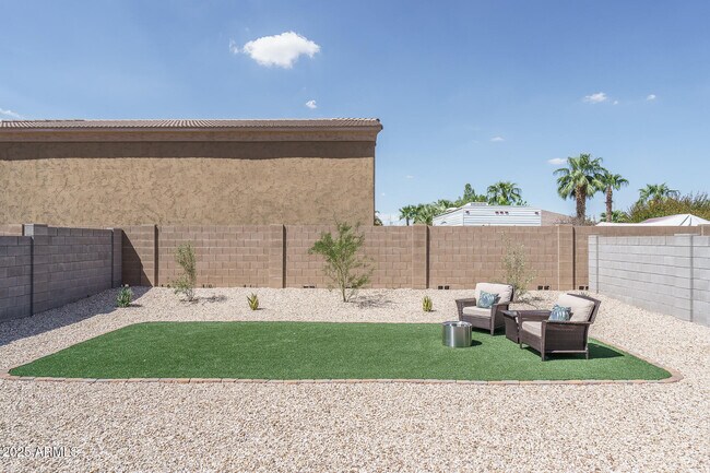 Building Photo - 17072 W Alice Ave