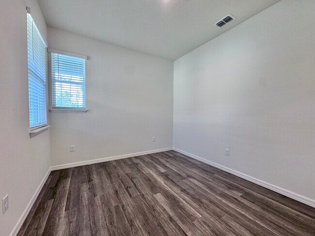 Building Photo - 2697 Kinsale Ln