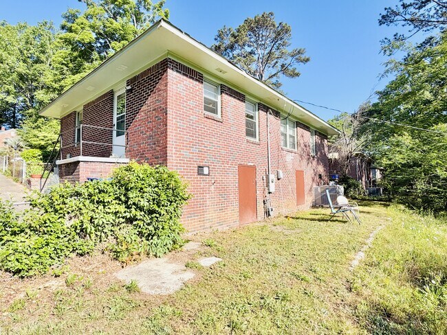 Building Photo - 4816 Dale Dr