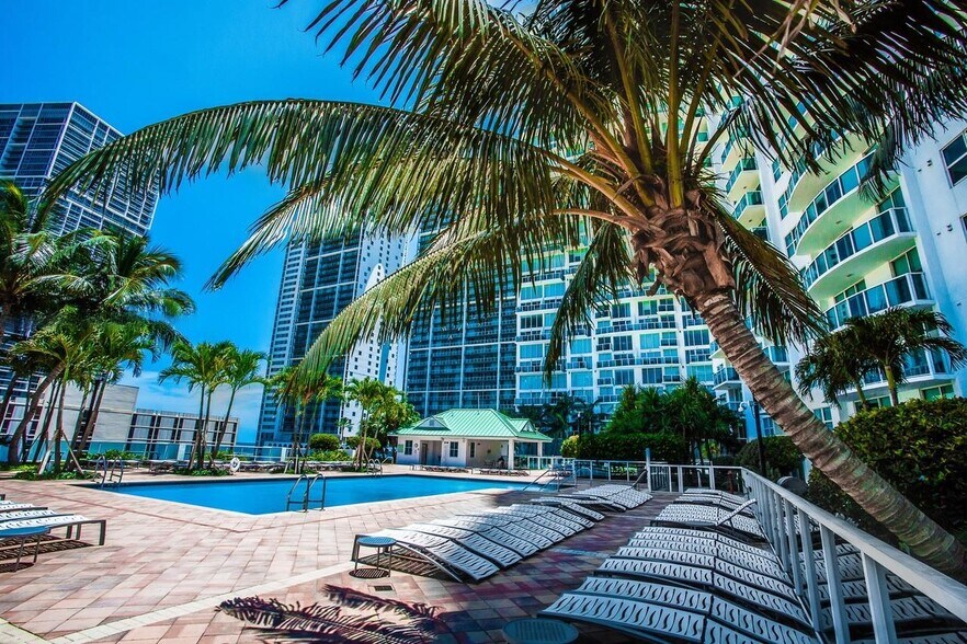 Building Photo - 31 SE 5th St