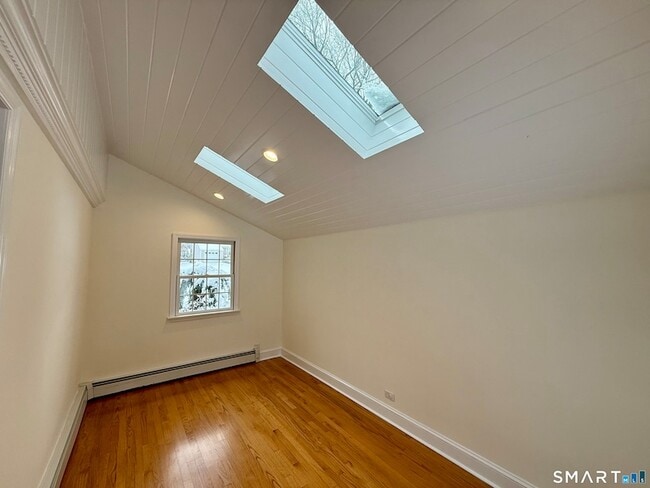 Building Photo - 16 Killian Ave