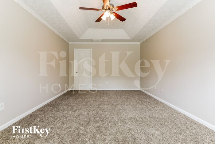 Building Photo - 121 Lake Valley Dr SW