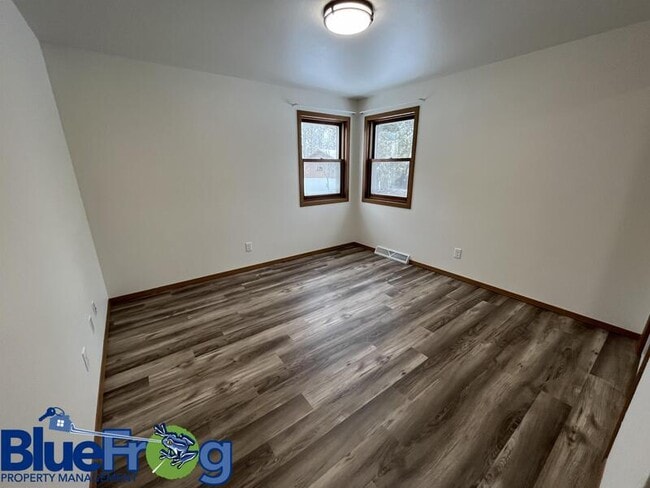 Building Photo - 646 Woodlawn Dr