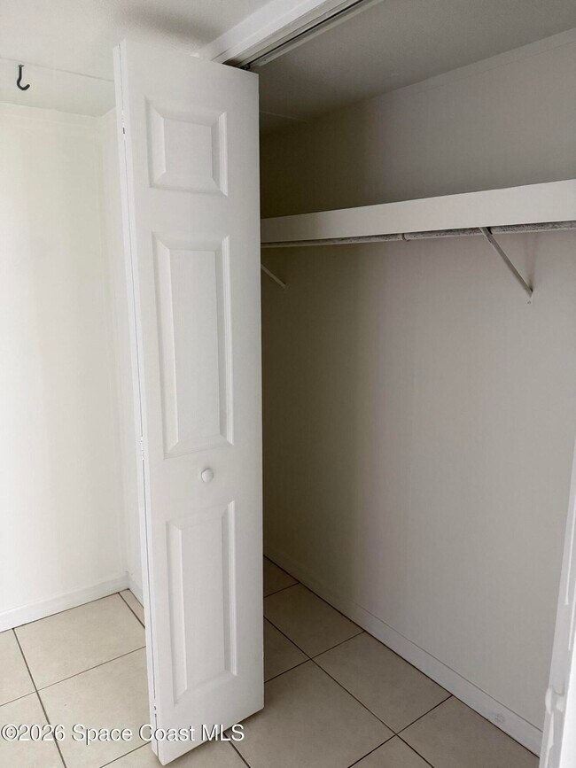 Building Photo - 2132 Rocway Dr