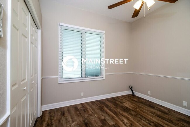 Building Photo - 3 Bedroom Pet-Friendly Home in Englewood, FL with Main Street Renewal