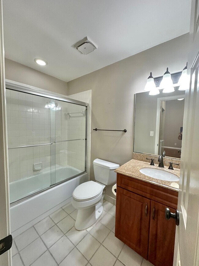 Building Photo - 3139 Millwood Terrace