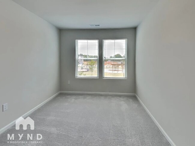 Building Photo - 113 Peebles Dr