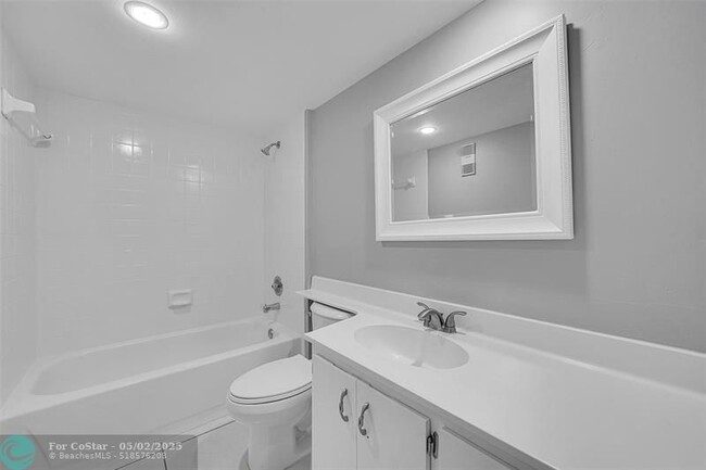Building Photo - 1713 Whitehall Dr