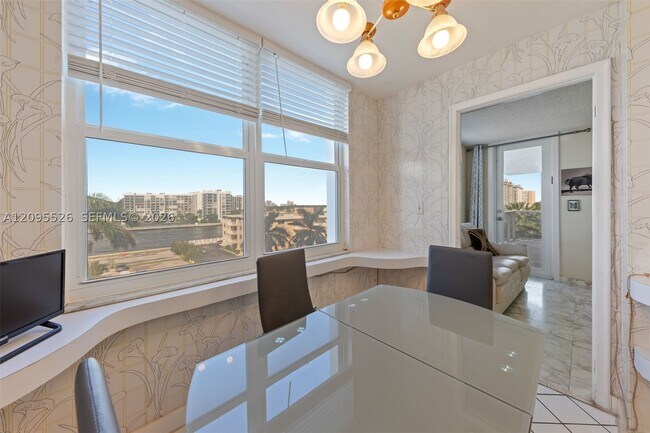 Building Photo - 2751 S Ocean Dr