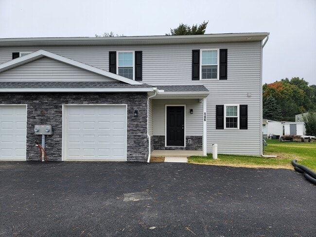 Building Photo - 146 Robert Cir