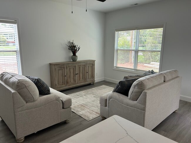 Building Photo - 100 Independence Ln