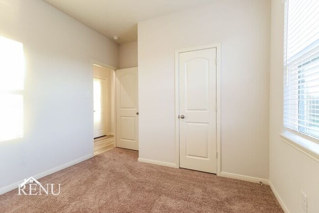 Building Photo - 25418 Cypress Bend Dr