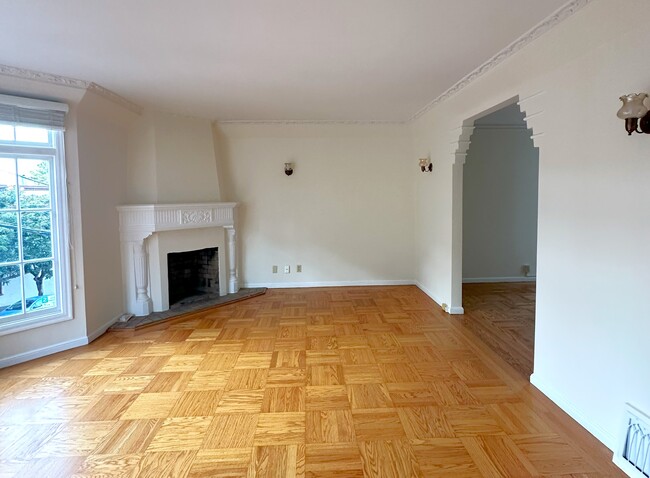 Main Living Room - 1224 Willard St