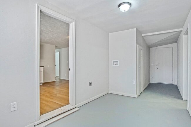 Building Photo - 3009 SE 18th St