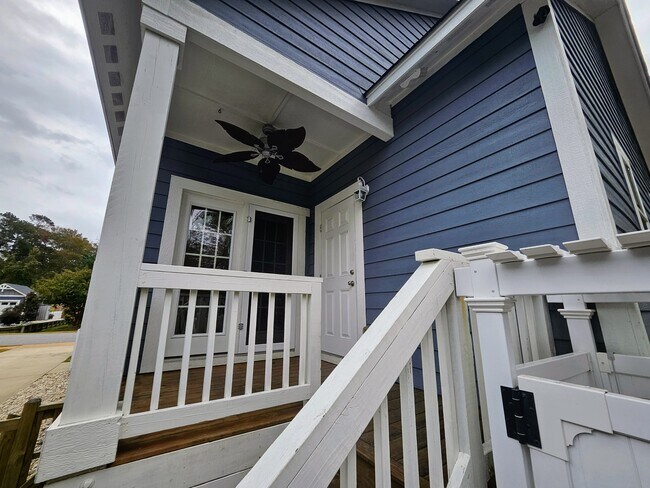 Building Photo - 803 Lindsey Ln