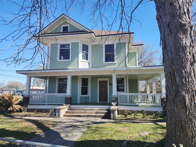 Building Photo - 403 Farquhar St