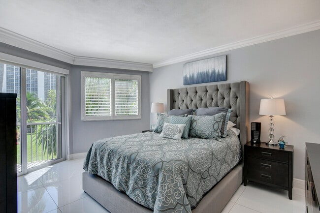 Building Photo - 2730 Banyan Rd