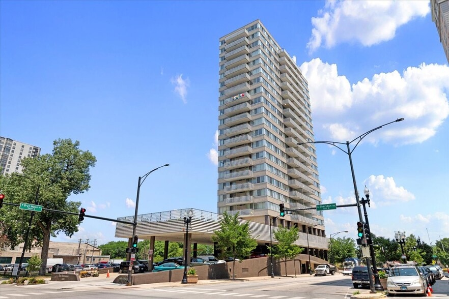 Primary Photo - 5601 N Sheridan Rd