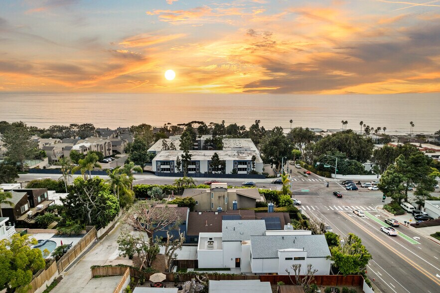 Building Photo - 2029 Del Mar Heights Rd