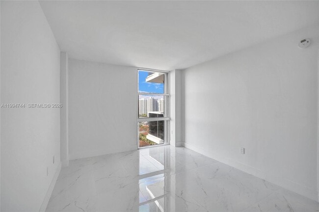 Building Photo - 3625 N Country Club Dr