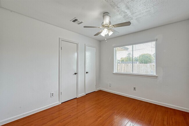 Building Photo - 16319 La Luna Dr