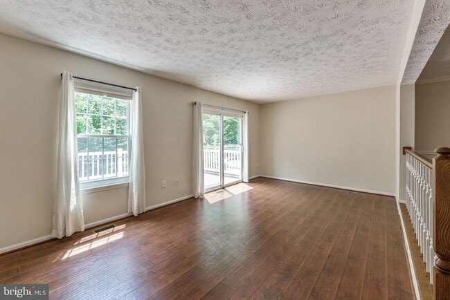 Building Photo - 619 Coral Reef Dr