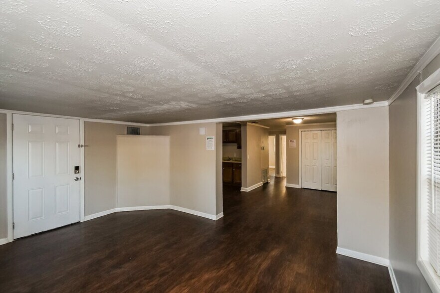 Building Photo - 10513 Suomi St