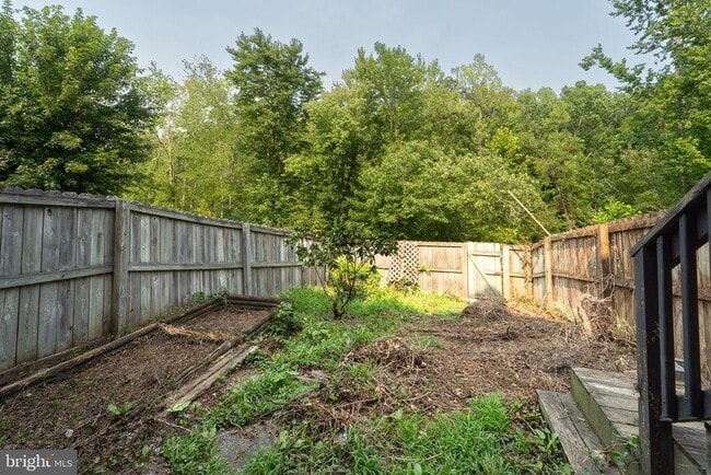 Building Photo - 413 Lakeview Ct