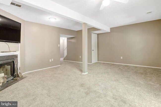 Building Photo - 7926 Pebble Brook Ct