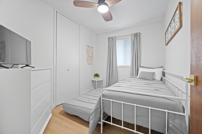 Building Photo - 1105 Julienne Dr