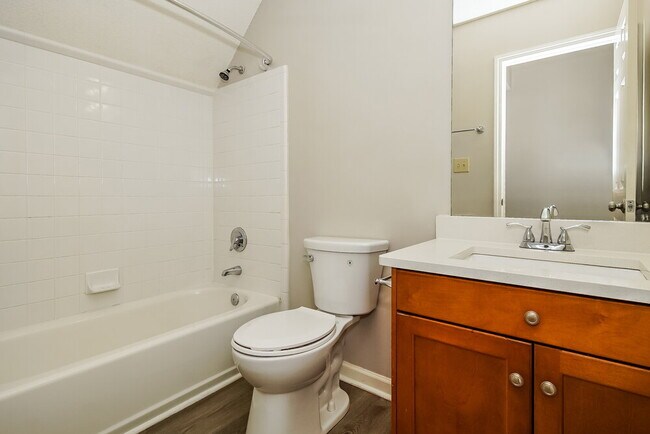 Building Photo - 719 Trailing Rock Dr