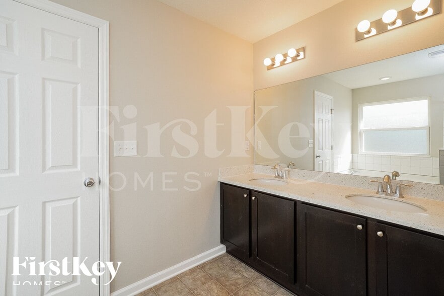 Building Photo - 1414 Lantern Light Trail