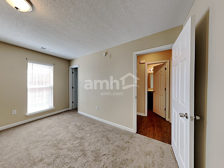 Building Photo - 5331 Kristy Ln