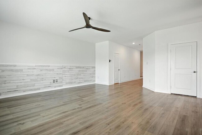 Building Photo - 1113 Cattail Ln