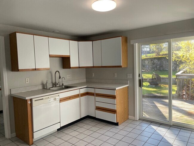 Building Photo - 19 Hart St