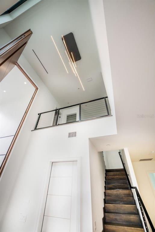 Building Photo - 3010 W Trilby Ave