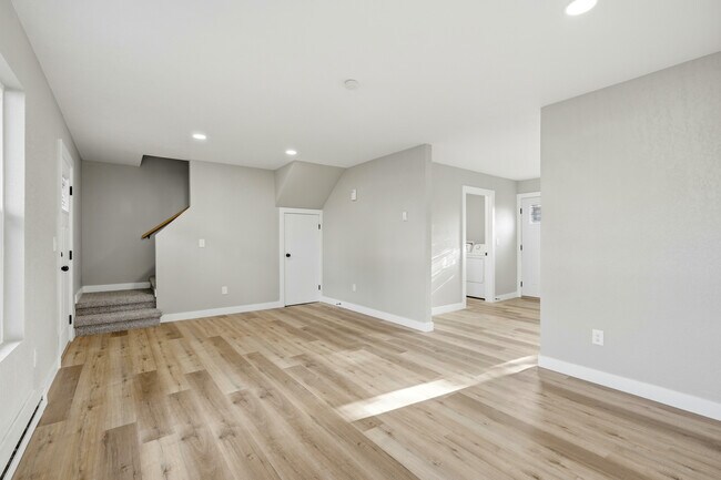 Building Photo - 2325 Yew St