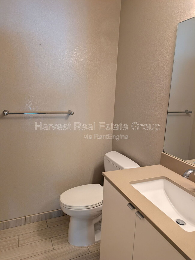 Building Photo - 218 Shoreline Ct