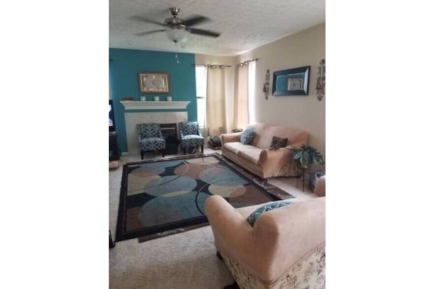 Building Photo - 8590 Laurel Ct