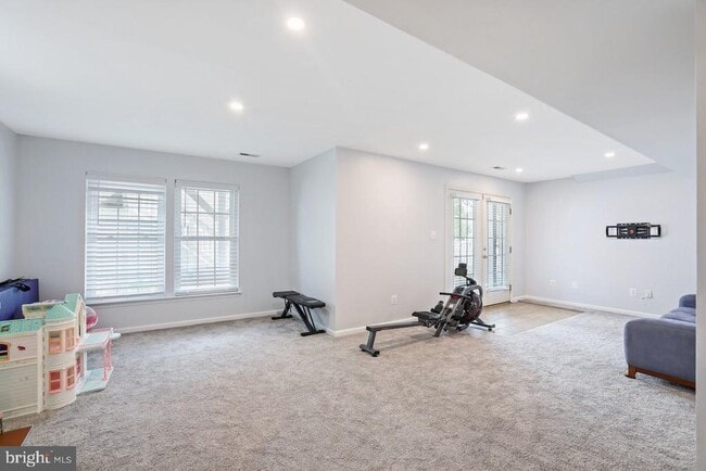Building Photo - 20400 Charter Oak Dr