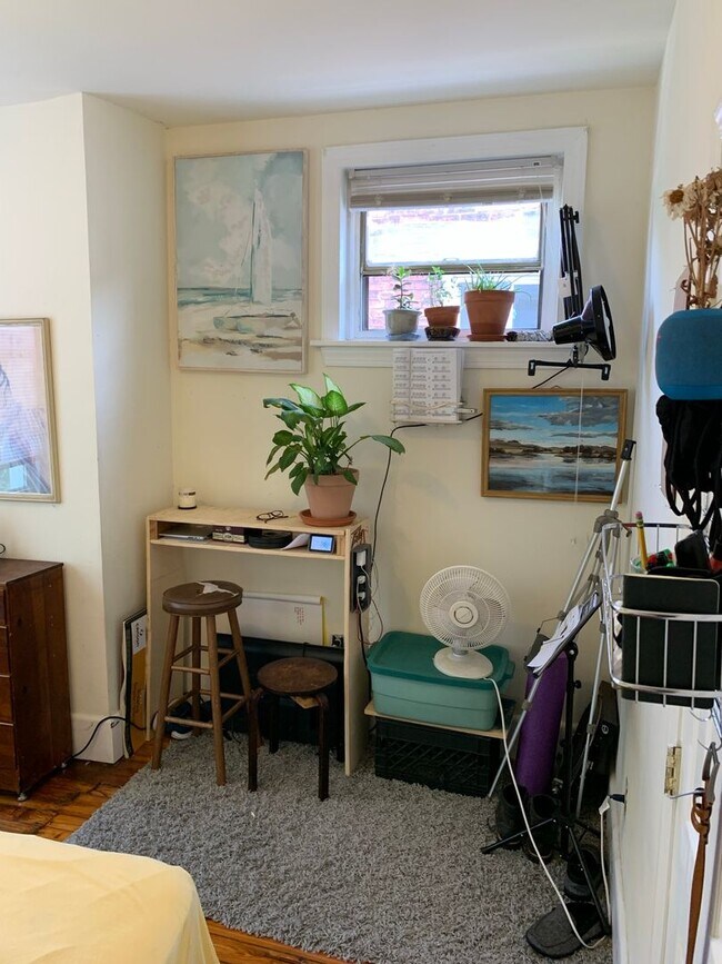 Building Photo - Amazing 1BR/1BA Apartment in University Ci...