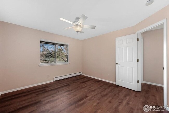 Building Photo - Top Floor 2bed/2bath Condo - Open Floor Pa...