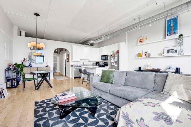 Building Photo - 1301 W Madison St