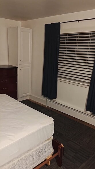 Building Photo - 28 Cedar St