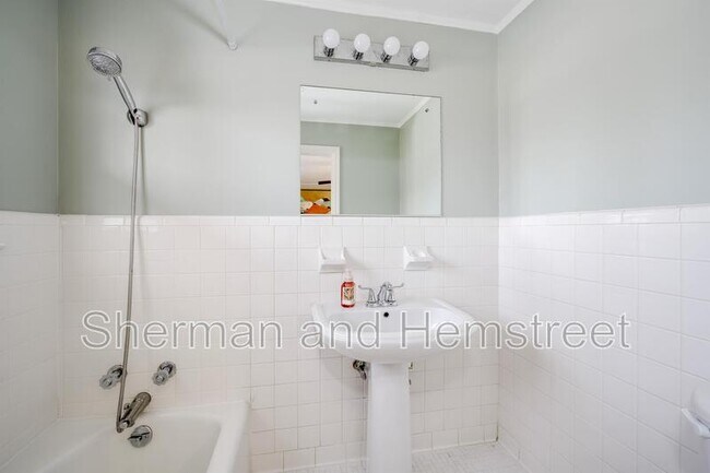 Building Photo - 289 Ashbrook Dr